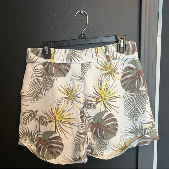 NWT love 83 Machine set preppy set  Size: L Color: white/ tropical print - Picture 12 of 12